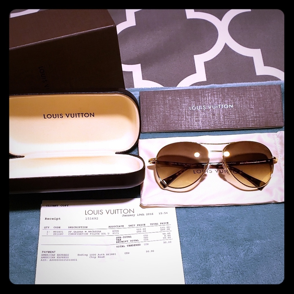 Authentic LV consconspiration pilote sunglasses